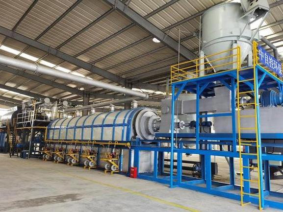 在商丘有没有那种废旧塑料轮胎机油能炼油的设备,有制作设备的厂吗?